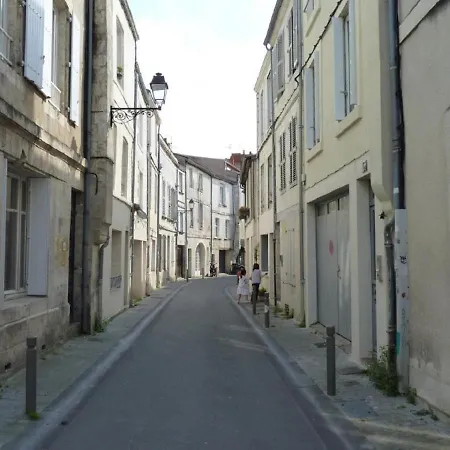 Apartment L'oasis Marin Meuble, Lumineux Et Cosy A 1min A Pied Du Marche Dans L'hyper Centre De La Rochelle Avec Tv Et Wifi La Rochelle (Charente-Maritime)