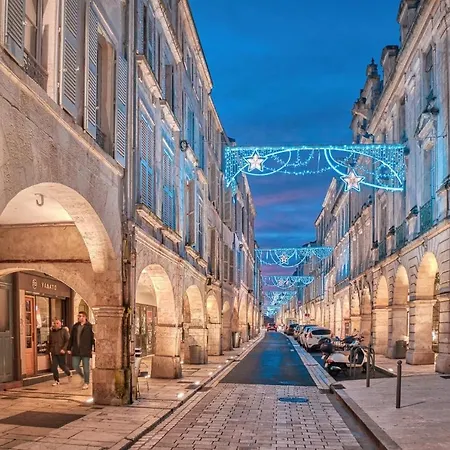 L'oasis Marin Meuble, Lumineux Et Cosy A 1min A Pied Du Marche Dans L'hyper Centre De Avec Tv Et Wifi Appartement La Rochelle (Charente-Maritime)