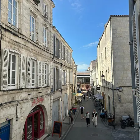 L'oasis Marin Meublé, Lumineux Et Cosy à 1min à Pied Du Marché Dans L'hyper Centre De Avec Tv Et Wifi La Rochelle (Charente-Maritime)