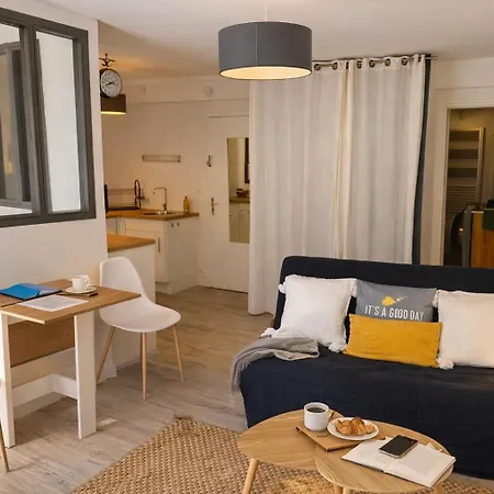 L'oasis Marin Lumineux Et Cosy A Deux Pas Du Vieux Marche Dans L'hyper Centre De Avec Tv Et Wifi